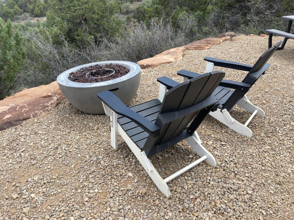 Canyon Rim Domes - A Luxury Glamping Experience!! Monticello Buitenkant foto