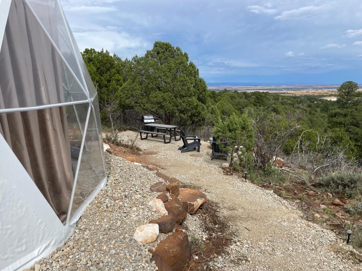 Canyon Rim Domes - A Luxury Glamping Experience!! Monticello Buitenkant foto