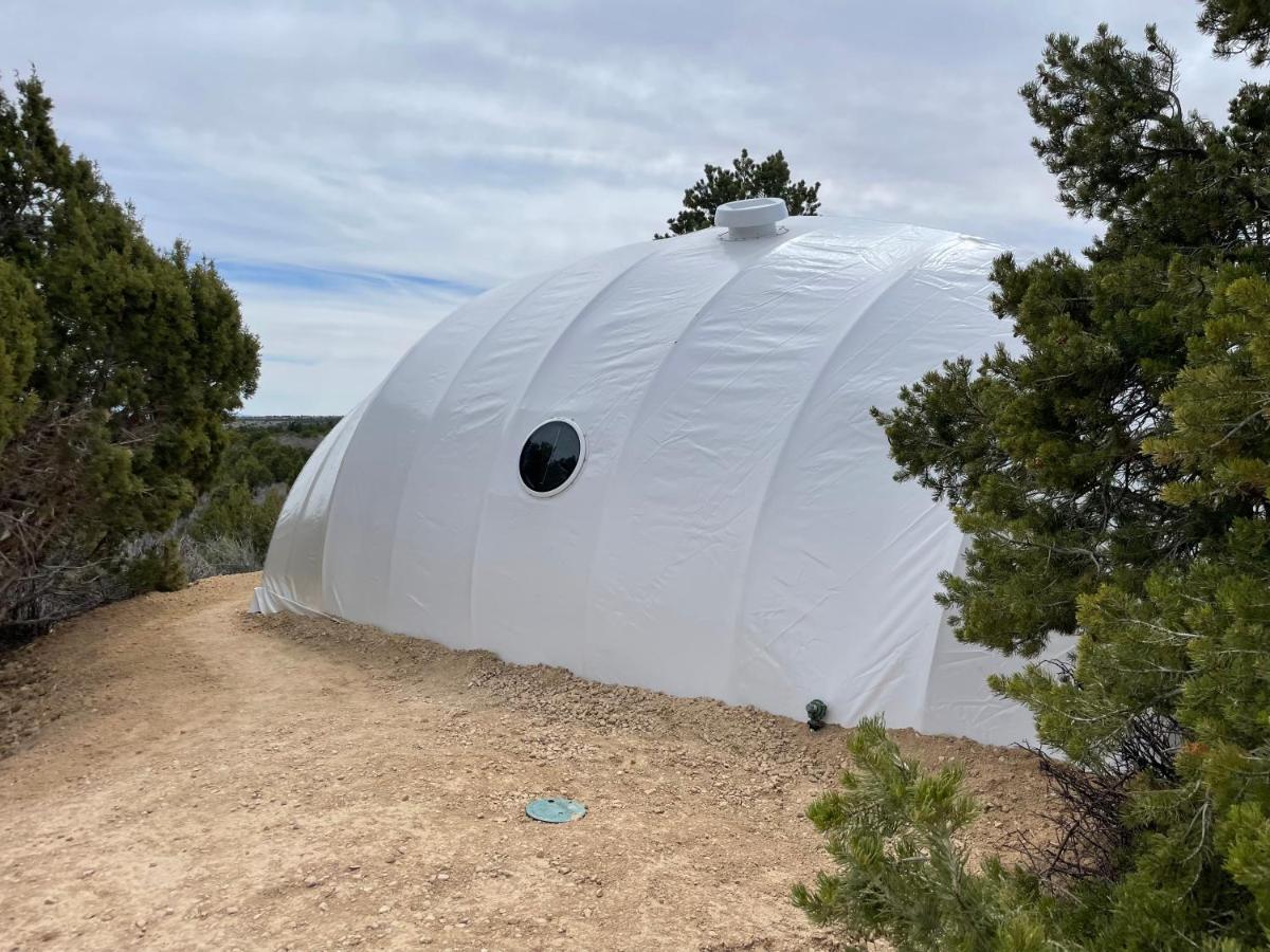 Canyon Rim Domes - A Luxury Glamping Experience!! Monticello Buitenkant foto