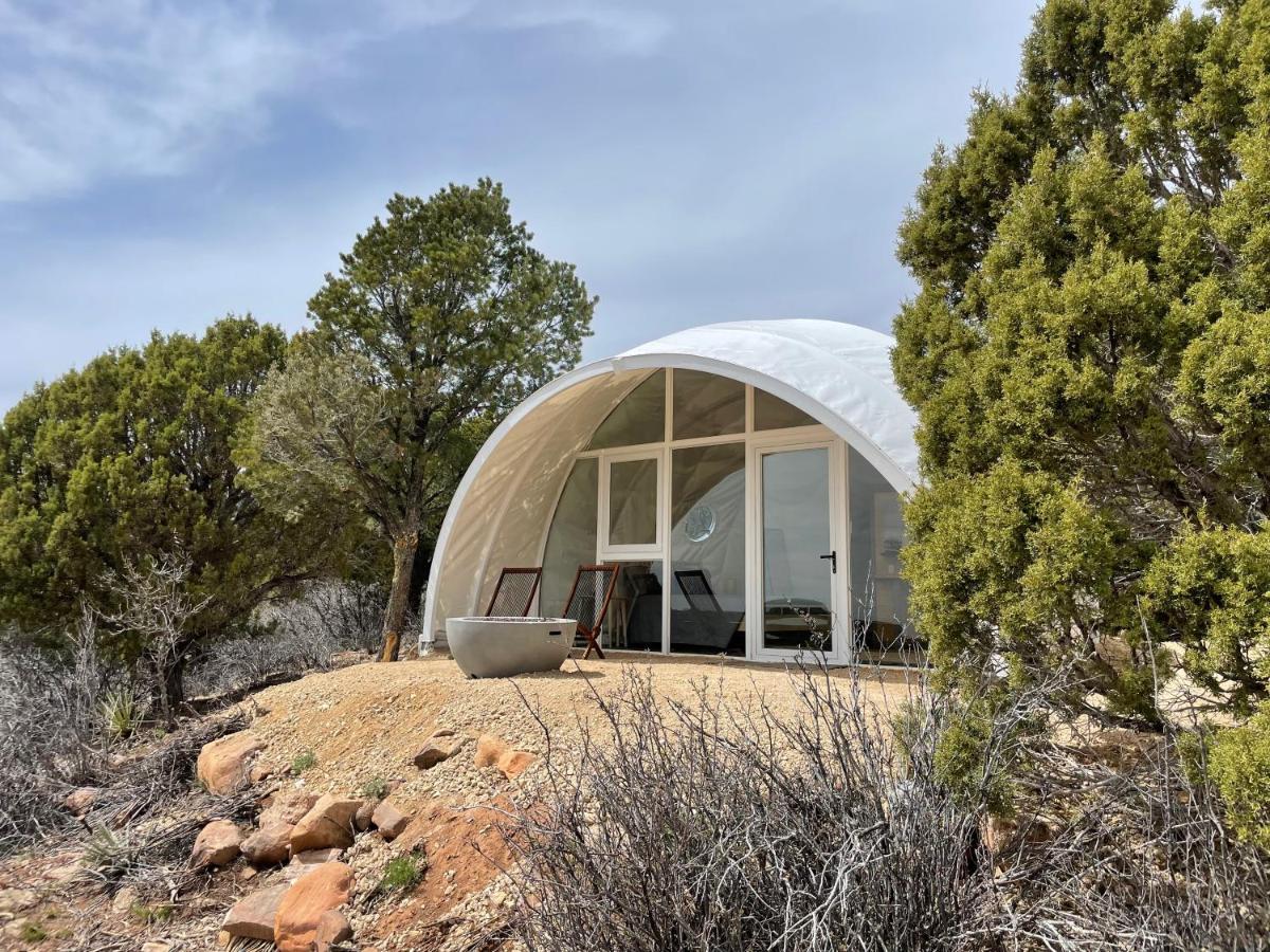 Canyon Rim Domes - A Luxury Glamping Experience!! Monticello Buitenkant foto