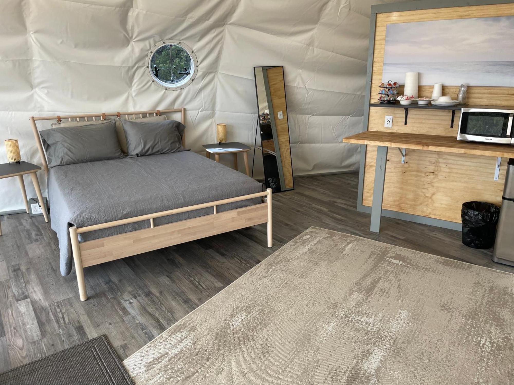 Canyon Rim Domes - A Luxury Glamping Experience!! Monticello Buitenkant foto